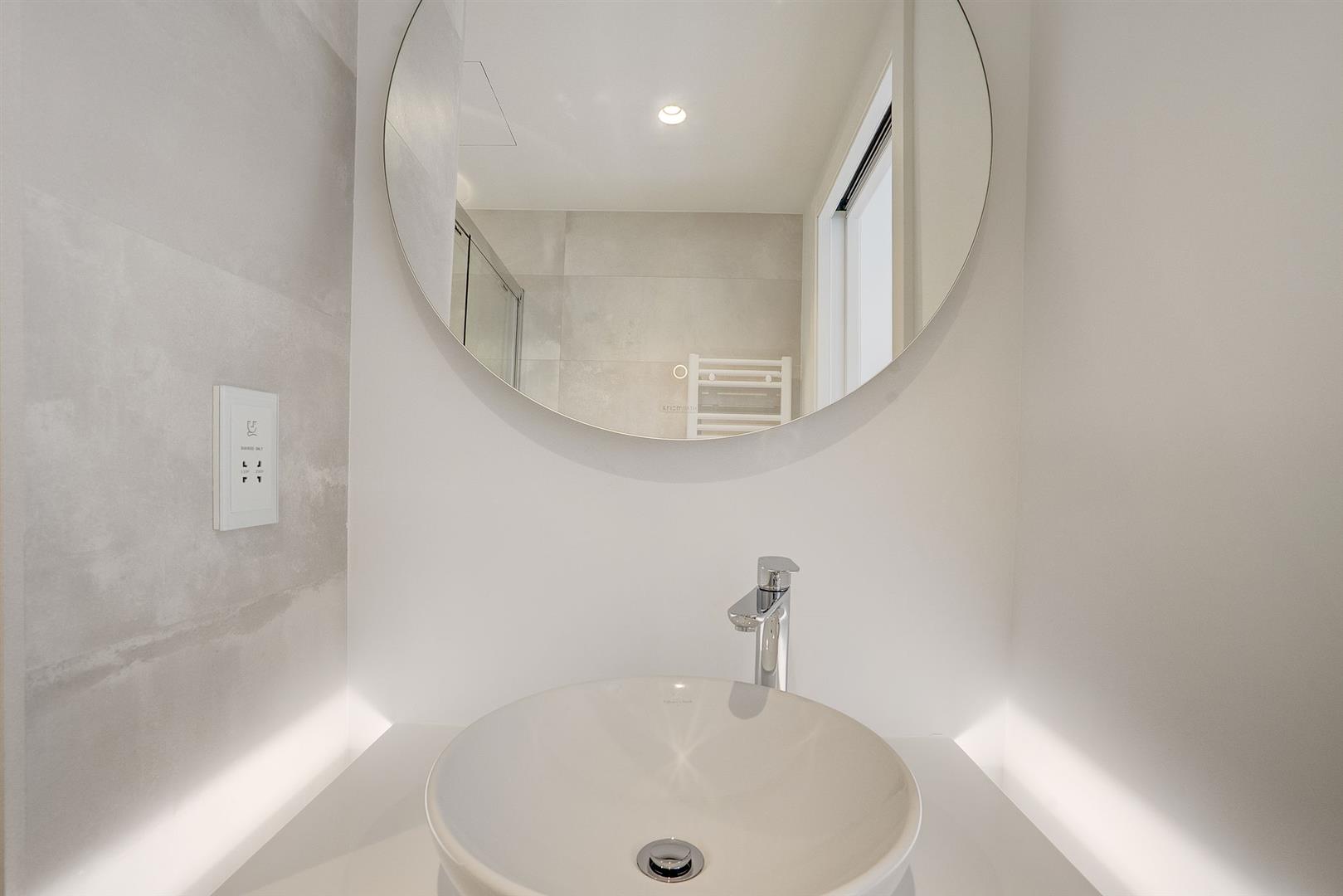 Image of House - 5 Bedrooms - 6 Bathrooms for Sale in North Gorge-Gibraltar, Image 25